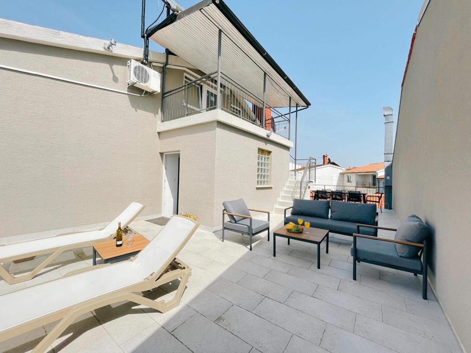 Caramel Comforts With Sea View In Stinjan Only 300 Meters From The Beach Pula Bagian luar foto
