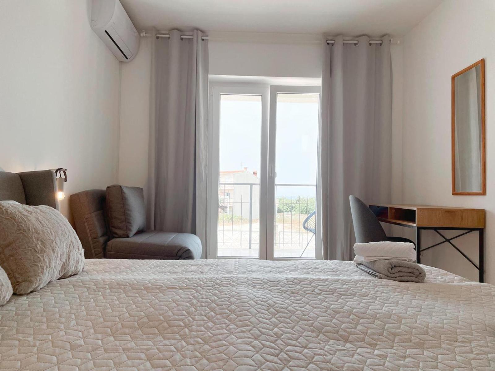 Caramel Comforts With Sea View In Stinjan Only 300 Meters From The Beach Pula Bagian luar foto